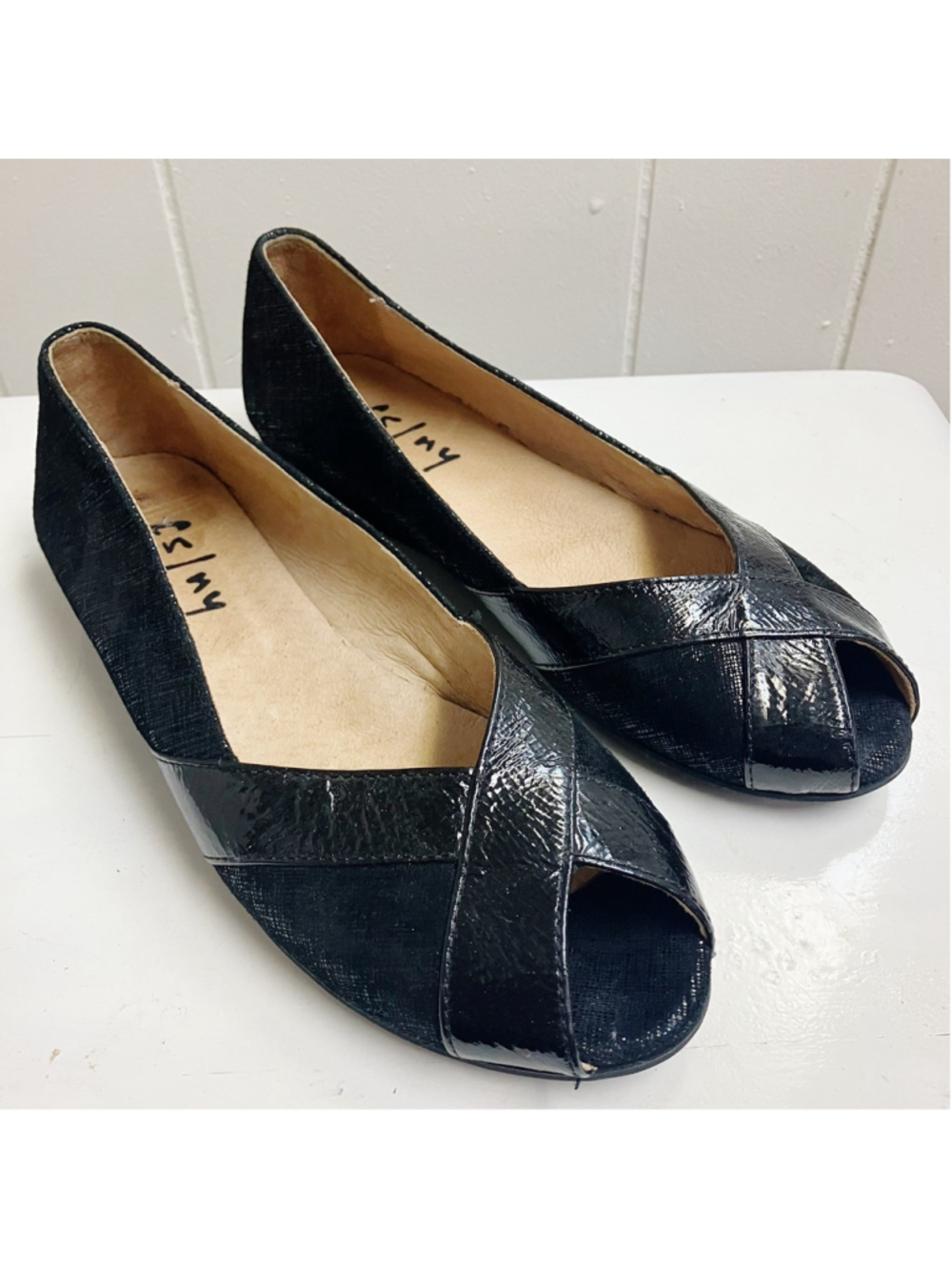 Luxury Italy FS NY Patent Leather Low Wedge Peep Toe SZ 7 Black Classic Office - Picture 6 of 10